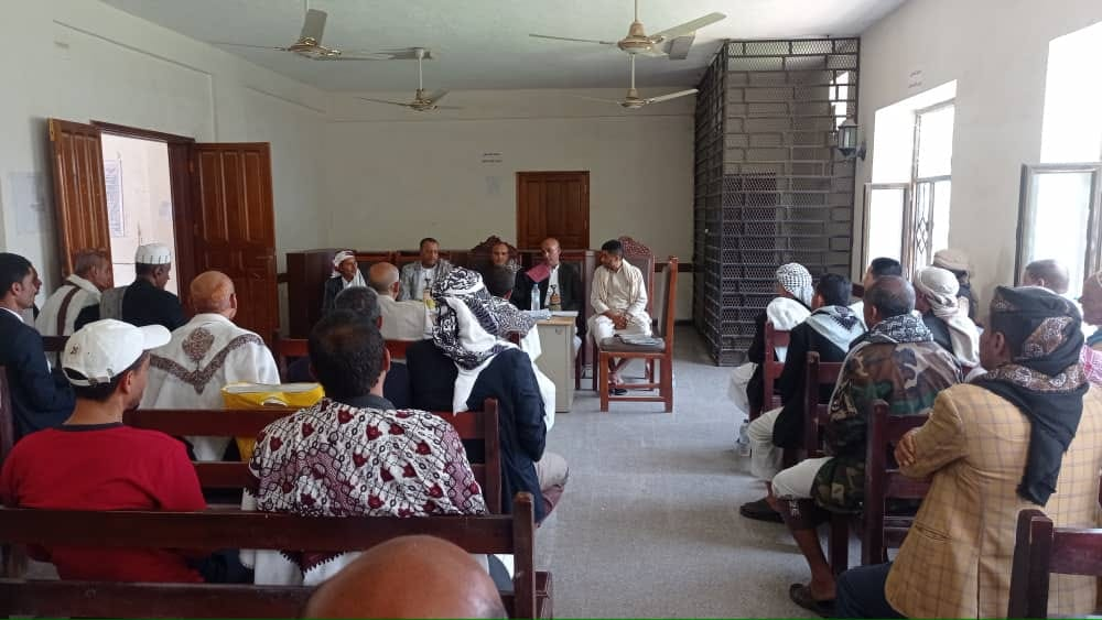 مدير عام مديرية المسراخ يعقد اللقاء التشاوري الأول مع الأمناء الشرعيين في المديرية